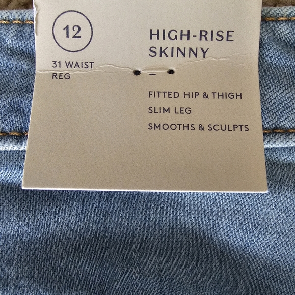 B4 Women's High-Rise Skinny Jeans - Universal Thread - Picture 13 of 15
